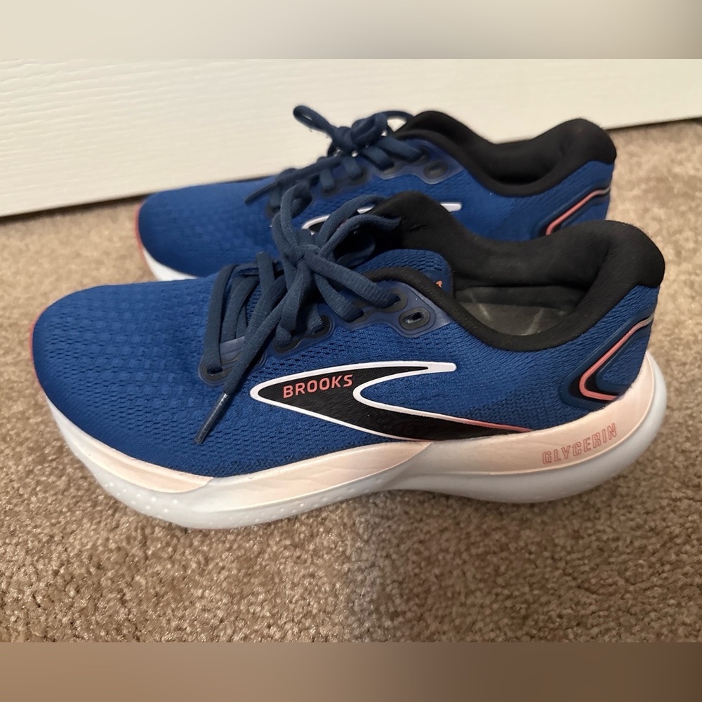 Brooks Blue and Black Athletic Sneakers Size 6 W